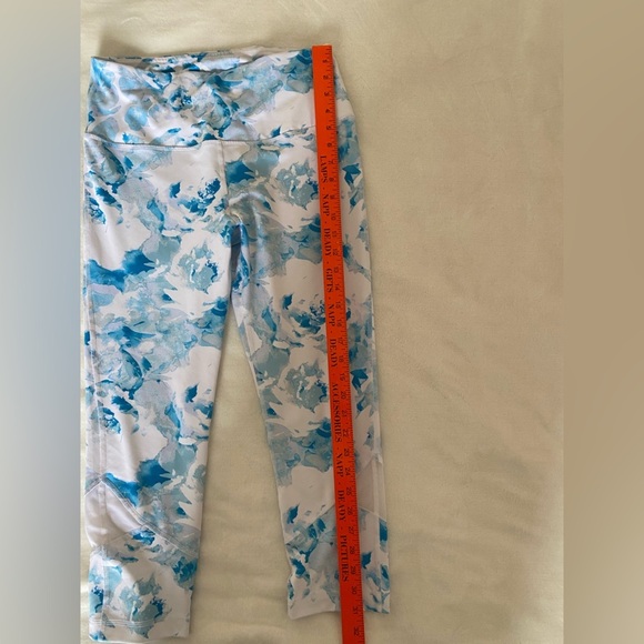Velocity Women’s Capri Leggings Large Blue White Floral Coastal‎ Workout Gym - Picture 9 of 12